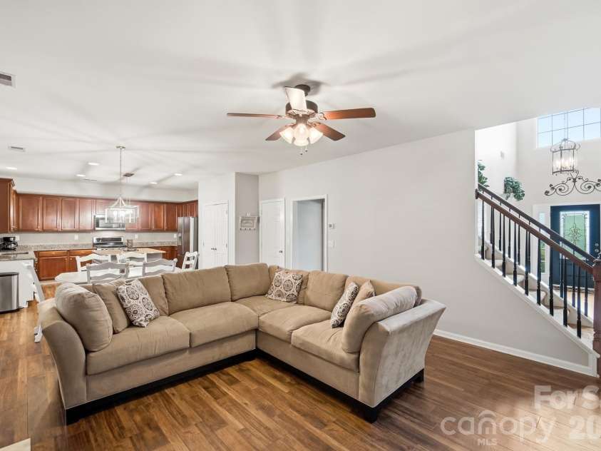 1121 Deep Hollow Court, Waxhaw, NC 28173.  MLS# CAR4431905, YatesRealty ID 56009. Great Room