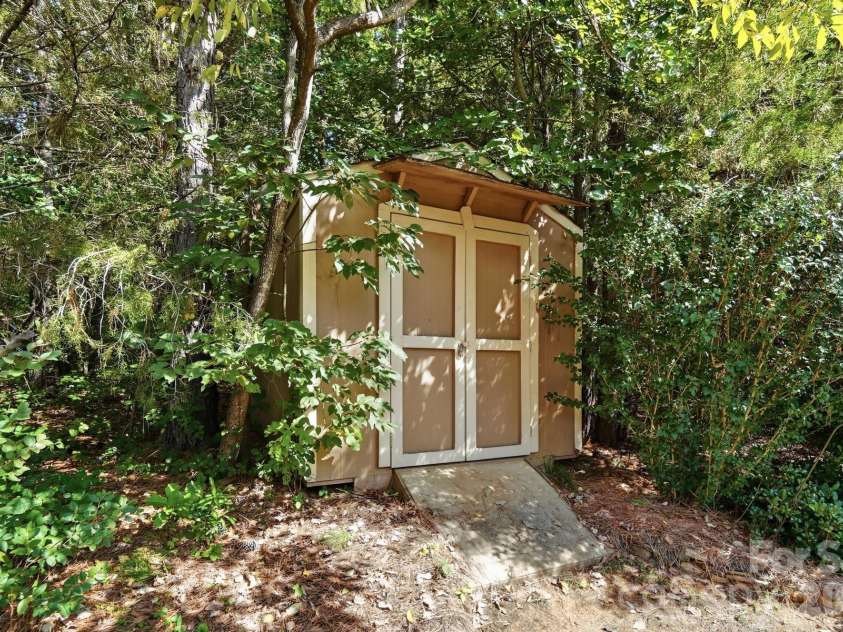 1121 Deep Hollow Court, Waxhaw, NC 28173.  MLS# CAR4431905, YatesRealty ID 56009. Shed