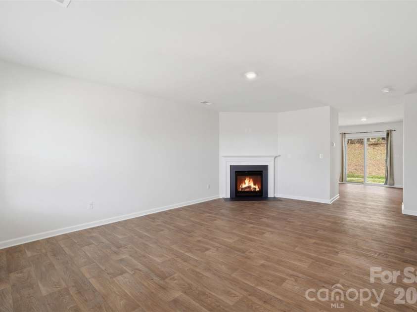 3163 Winesap Drive, Dallas, NC 28034.  MLS# CAR4359271, YatesRealty ID 5601. 