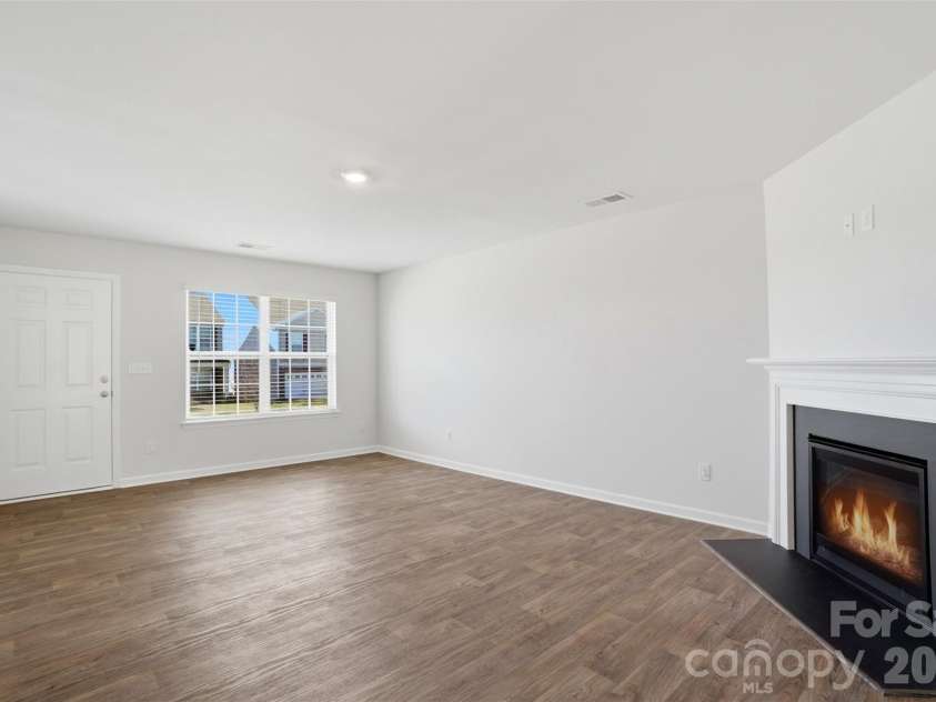 3163 Winesap Drive, Dallas, NC 28034.  MLS# CAR4359271, YatesRealty ID 5601. 