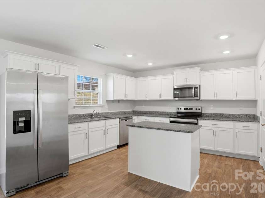 3163 Winesap Drive, Dallas, NC 28034.  MLS# CAR4359271, YatesRealty ID 5601. 