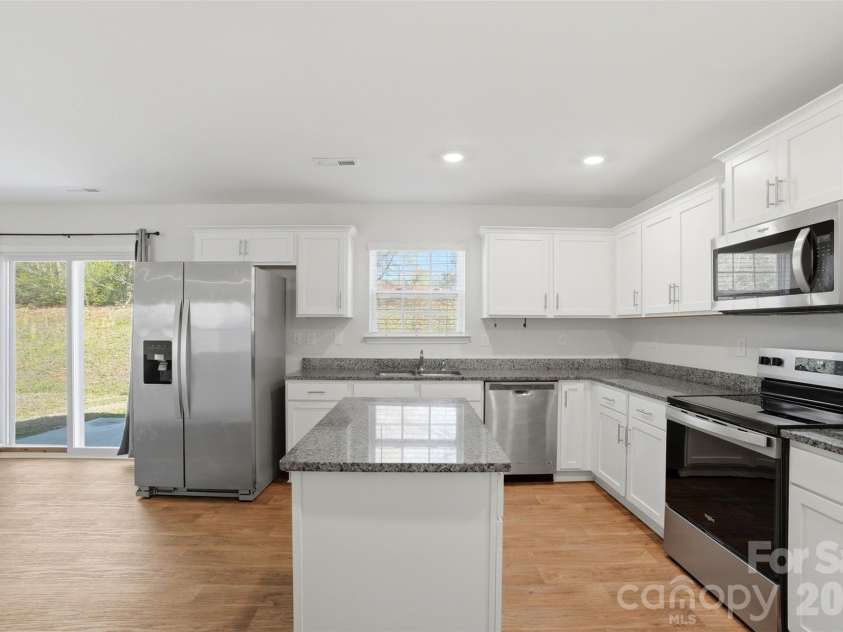3163 Winesap Drive, Dallas, NC 28034.  MLS# CAR4359271, YatesRealty ID 5601. 