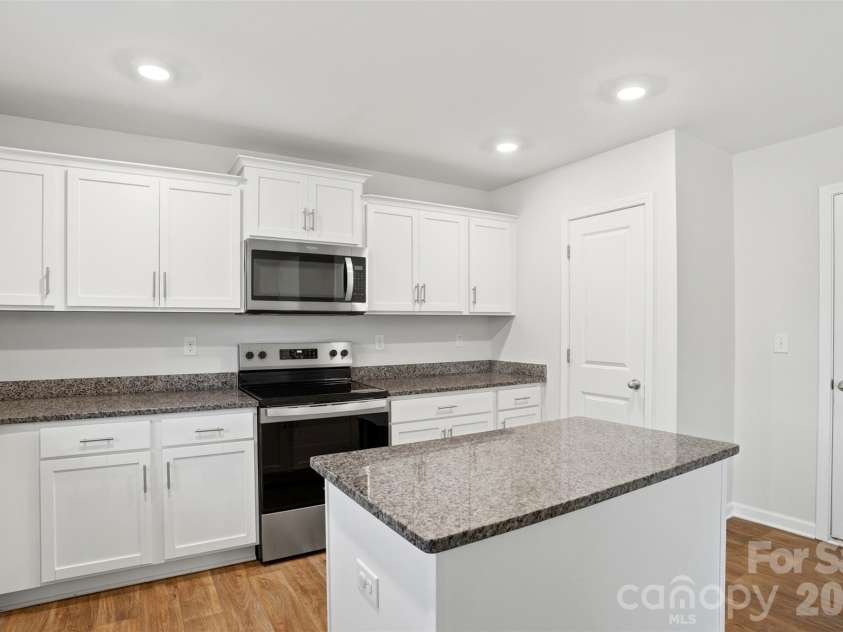 3163 Winesap Drive, Dallas, NC 28034.  MLS# CAR4359271, YatesRealty ID 5601. 