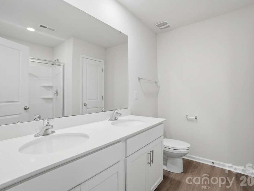 3163 Winesap Drive, Dallas, NC 28034.  MLS# CAR4359271, YatesRealty ID 5601. 