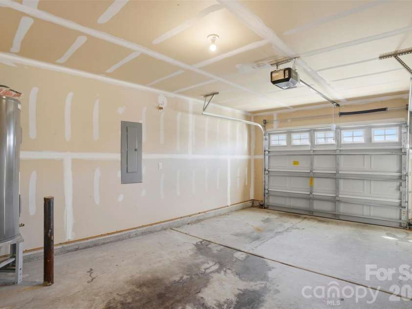 3163 Winesap Drive, Dallas, NC 28034.  MLS# CAR4359271, YatesRealty ID 5601. 
