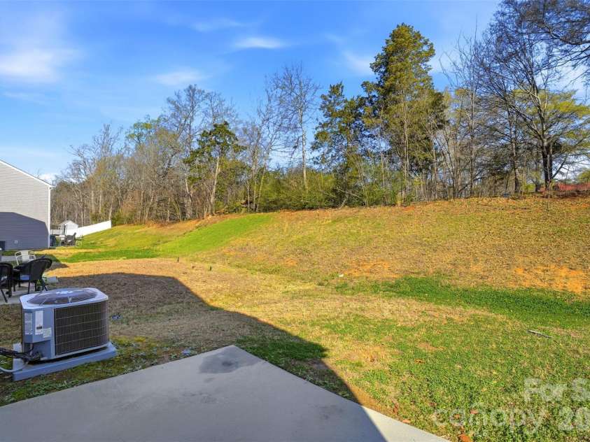 3163 Winesap Drive, Dallas, NC 28034.  MLS# CAR4359271, YatesRealty ID 5601. 