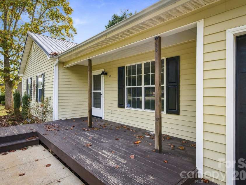 37 Laurel Street, Granite Falls, NC 28630.  MLS# CAR4431356, YatesRealty ID 56010. 