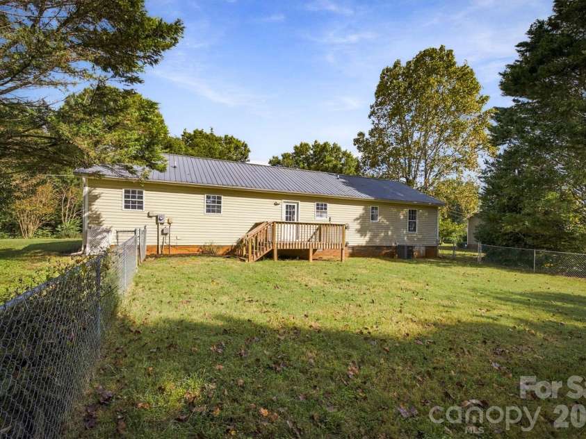 37 Laurel Street, Granite Falls, NC 28630.  MLS# CAR4431356, YatesRealty ID 56010. 