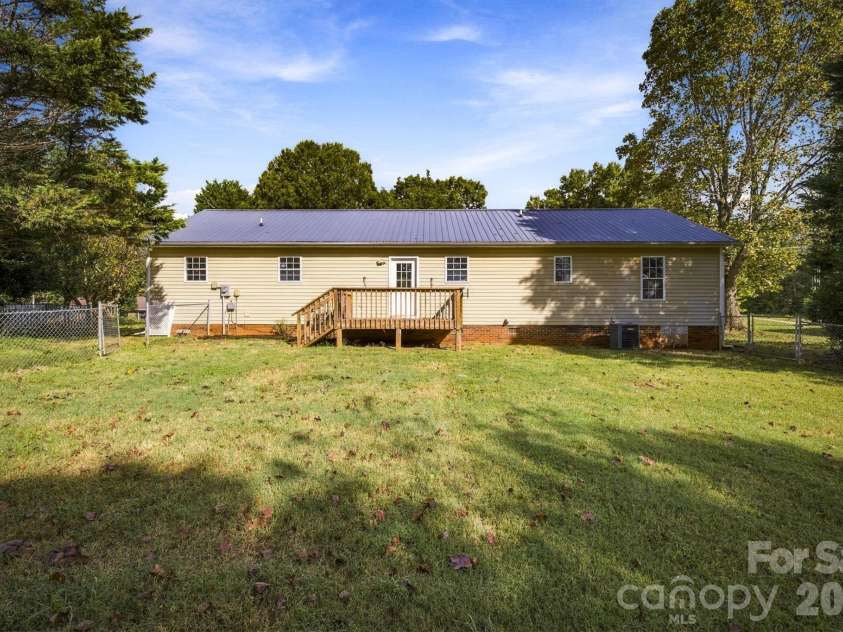 37 Laurel Street, Granite Falls, NC 28630.  MLS# CAR4431356, YatesRealty ID 56010. 