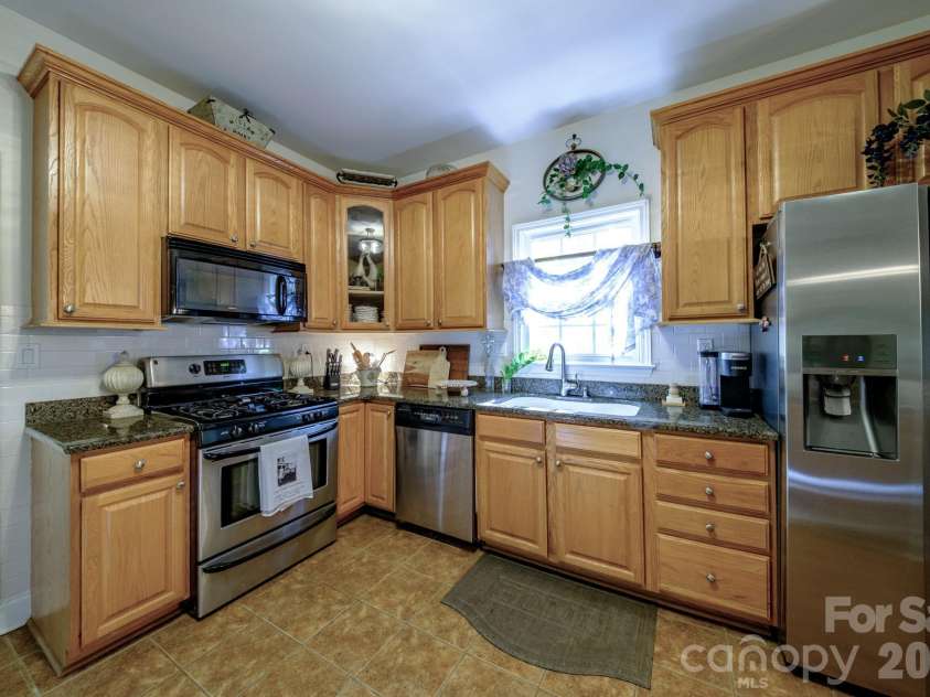 9330 Valley Road, Charlotte, NC 28270.  MLS# CAR4433044, YatesRealty ID 56011. 