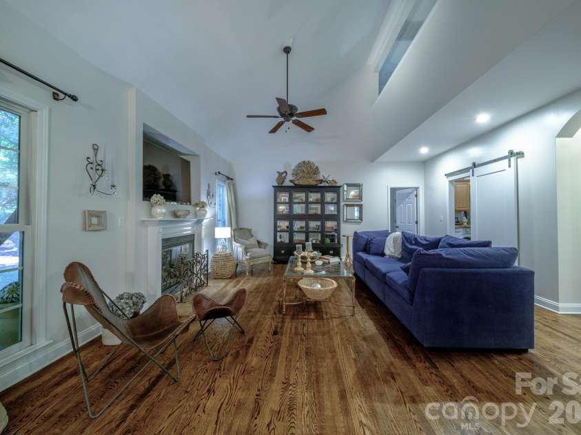 9330 Valley Road, Charlotte, NC 28270.  MLS# CAR4433044, YatesRealty ID 56011. 