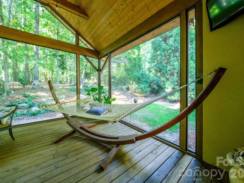 9330 Valley Road, Charlotte, NC 28270.  MLS# CAR4433044, YatesRealty ID 56011. 