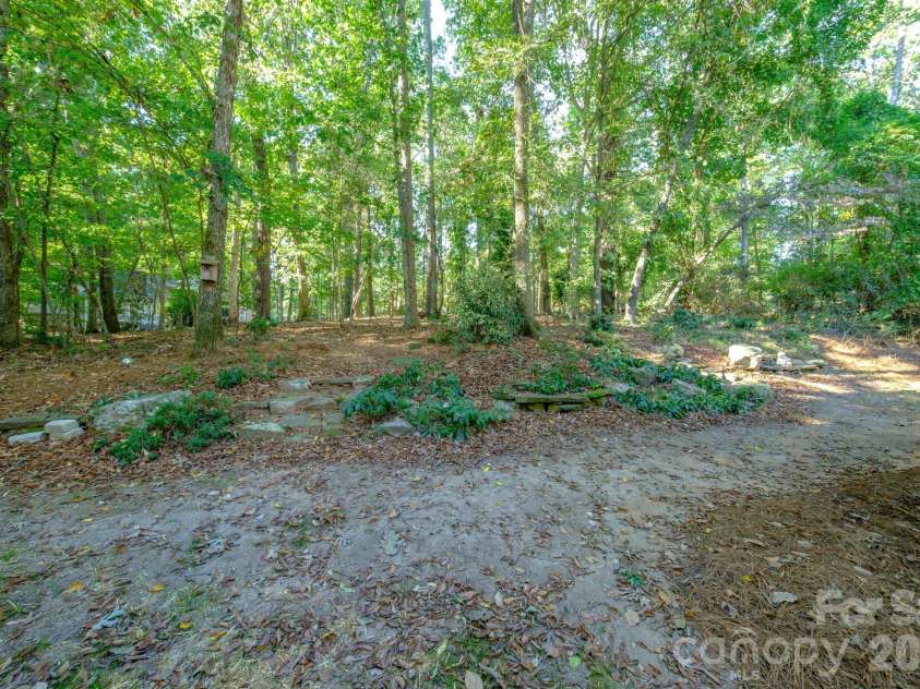 9330 Valley Road, Charlotte, NC 28270.  MLS# CAR4433044, YatesRealty ID 56011. 