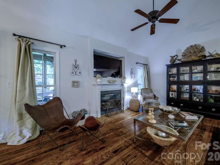 9330 Valley Road, Charlotte, NC 28270.  MLS# CAR4433044, YatesRealty ID 56011. 