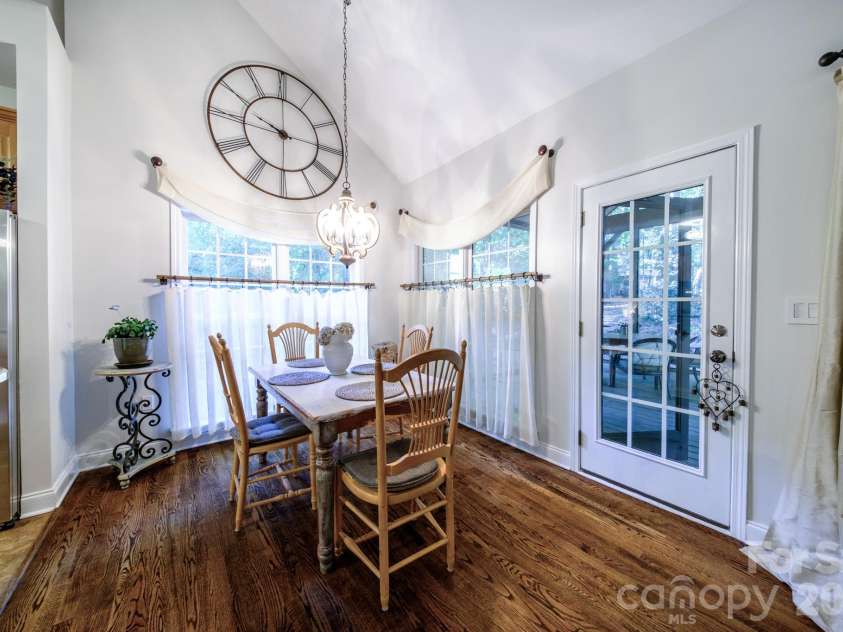 9330 Valley Road, Charlotte, NC 28270.  MLS# CAR4433044, YatesRealty ID 56011. 
