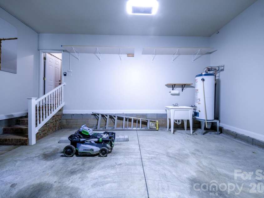9330 Valley Road, Charlotte, NC 28270.  MLS# CAR4433044, YatesRealty ID 56011. 