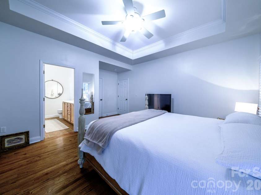 9330 Valley Road, Charlotte, NC 28270.  MLS# CAR4433044, YatesRealty ID 56011. 