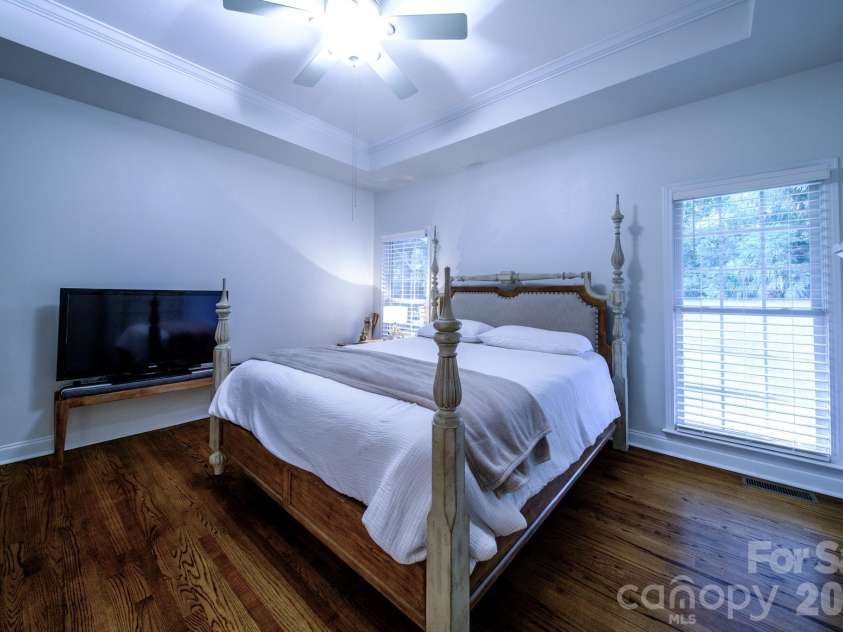 9330 Valley Road, Charlotte, NC 28270.  MLS# CAR4433044, YatesRealty ID 56011. 