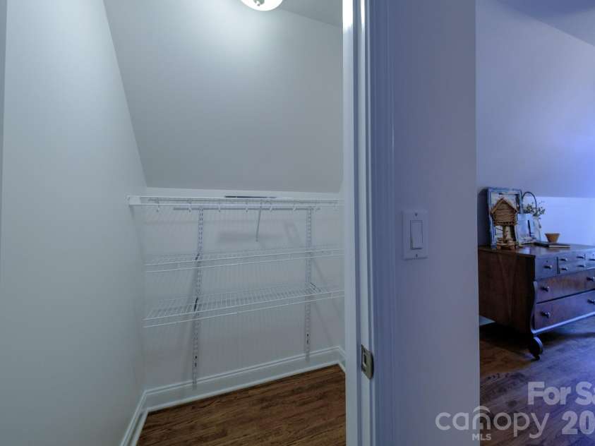 9330 Valley Road, Charlotte, NC 28270.  MLS# CAR4433044, YatesRealty ID 56011. 