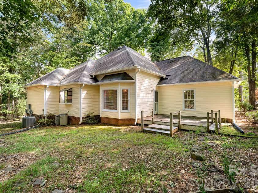 8311 Poplar Grove Circle, Waxhaw, NC 28173.  MLS# CAR4432960, YatesRealty ID 56014. 