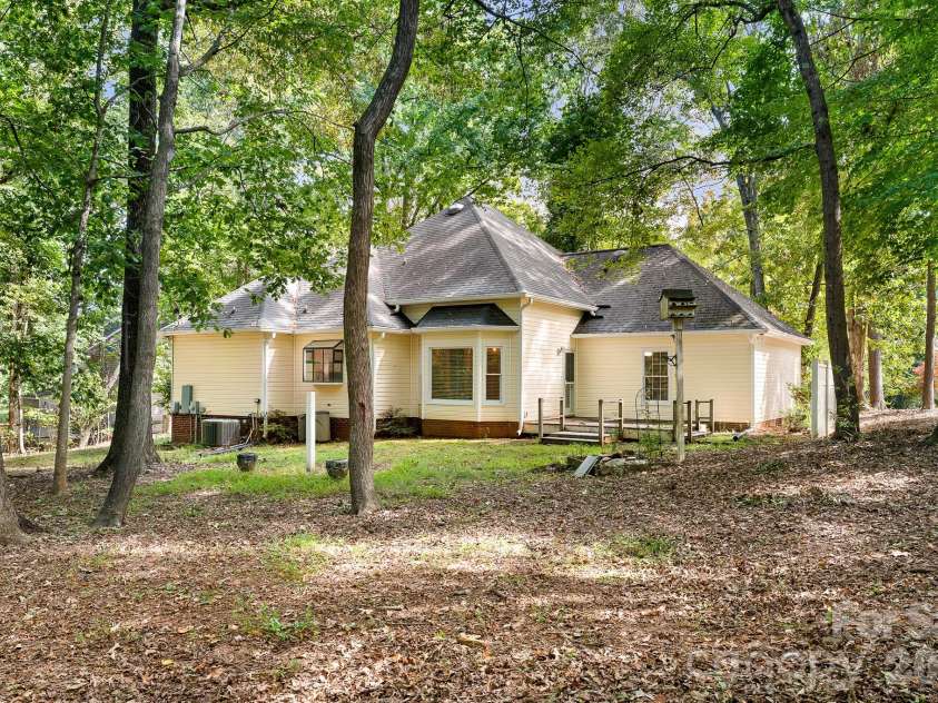 8311 Poplar Grove Circle, Waxhaw, NC 28173.  MLS# CAR4432960, YatesRealty ID 56014. 