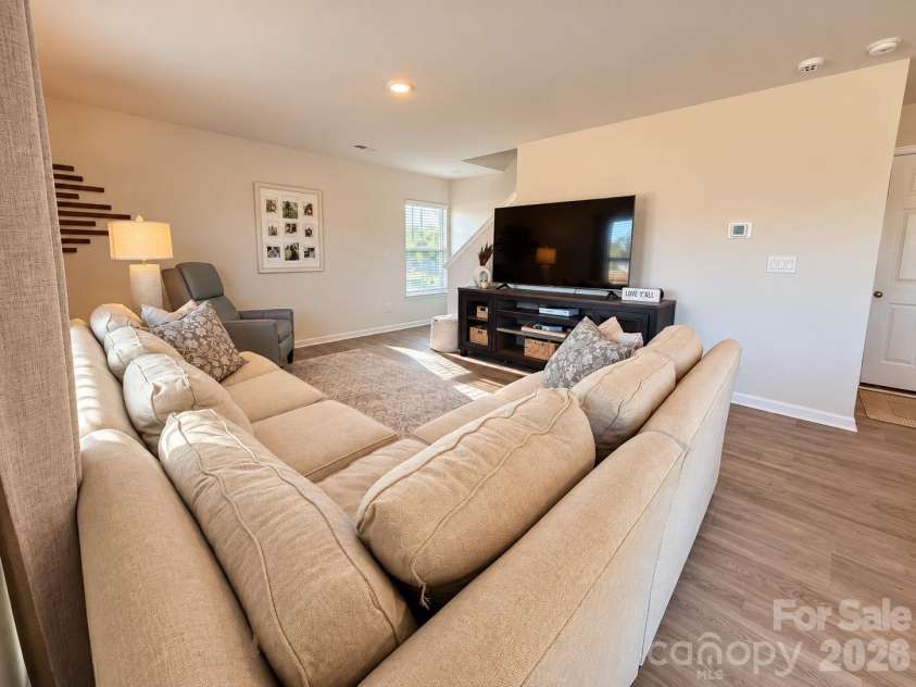 722 Hickory Point Drive, Lexington, NC 27292.  MLS# CAR4432065, YatesRealty ID 56017. 