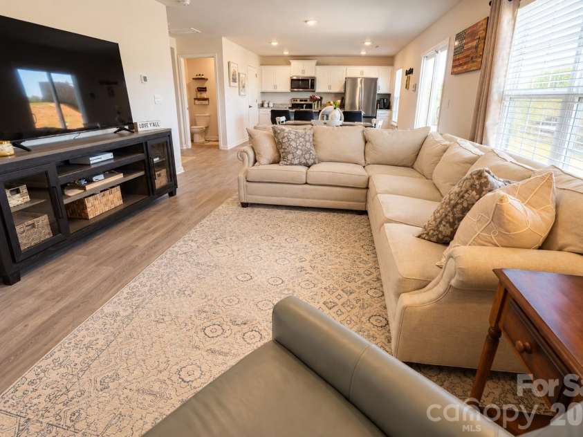 722 Hickory Point Drive, Lexington, NC 27292.  MLS# CAR4432065, YatesRealty ID 56017. 