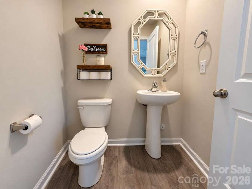 722 Hickory Point Drive, Lexington, NC 27292.  MLS# CAR4432065, YatesRealty ID 56017. 
