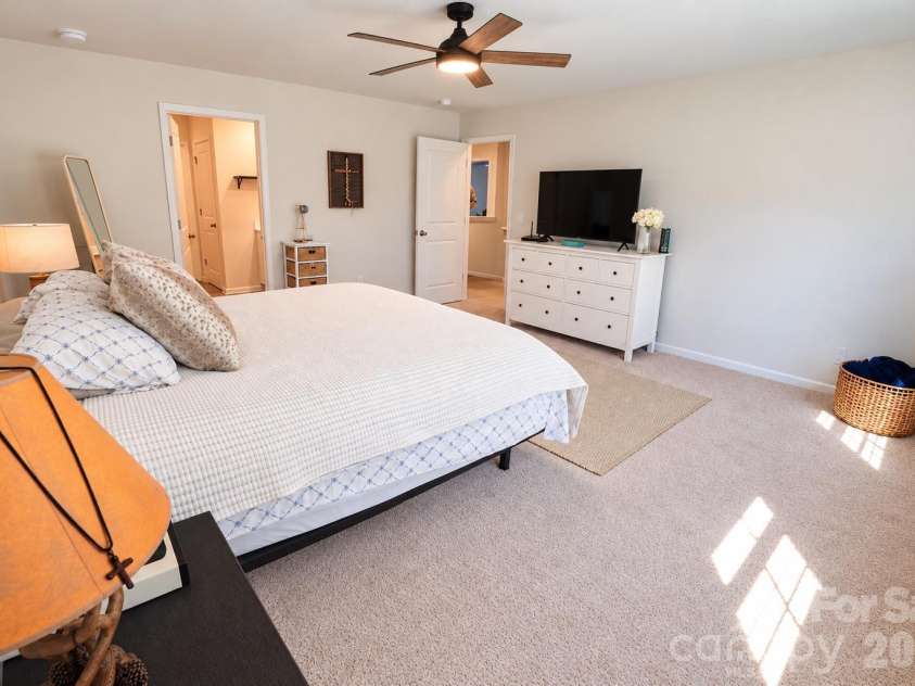 722 Hickory Point Drive, Lexington, NC 27292.  MLS# CAR4432065, YatesRealty ID 56017. 