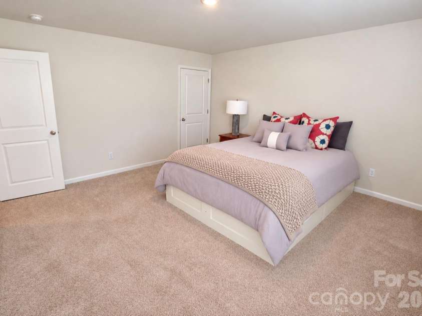 722 Hickory Point Drive, Lexington, NC 27292.  MLS# CAR4432065, YatesRealty ID 56017. 
