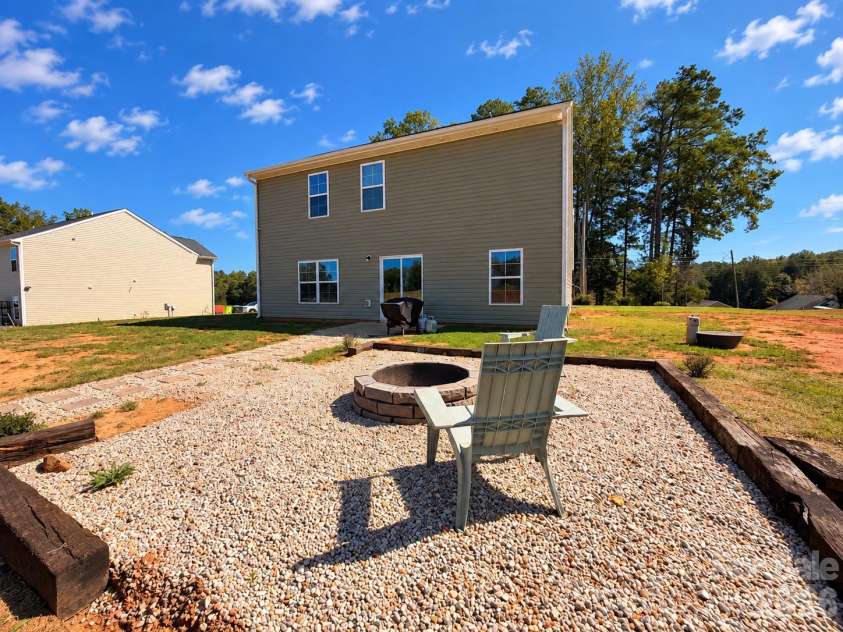 722 Hickory Point Drive, Lexington, NC 27292.  MLS# CAR4432065, YatesRealty ID 56017. 