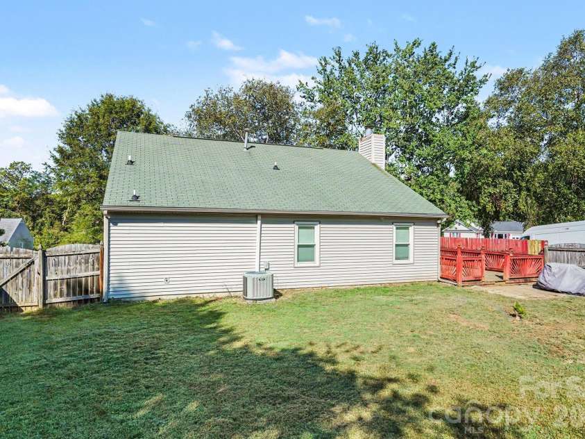1279 Willowbreeze Court, Concord, NC 28025.  MLS# CAR4431948, YatesRealty ID 56019. 