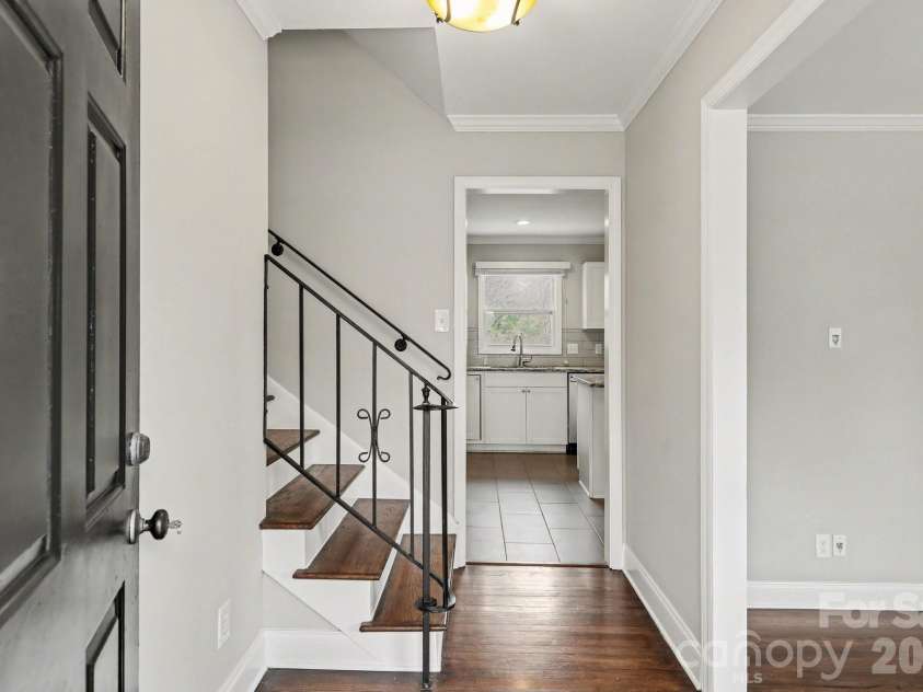 5416 Grafton Drive, Charlotte, NC 28215.  MLS# CAR4351912, YatesRealty ID 5602. 
