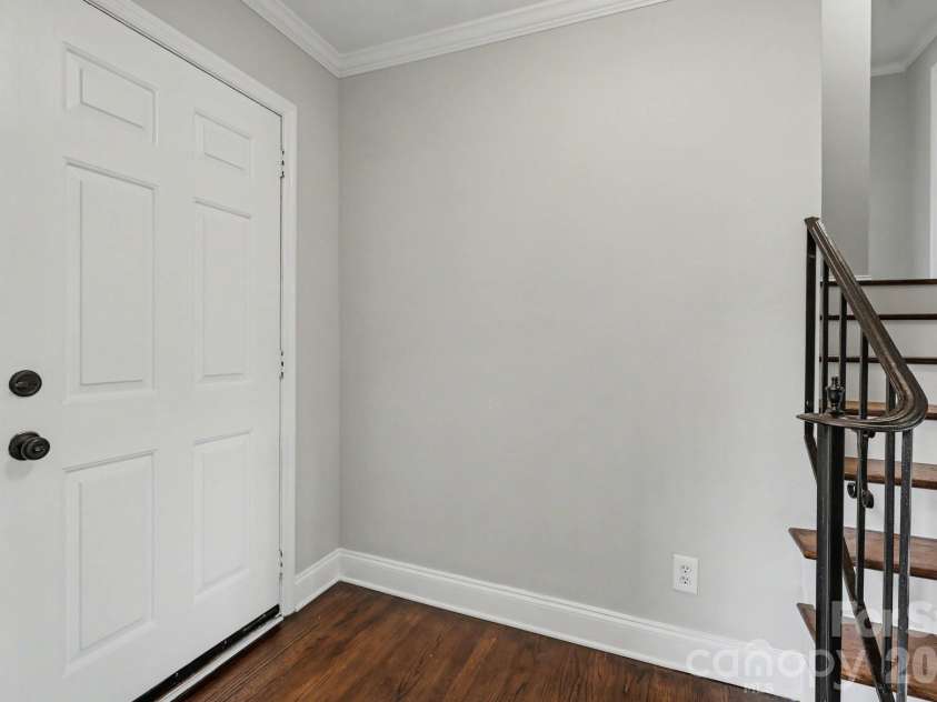 5416 Grafton Drive, Charlotte, NC 28215.  MLS# CAR4351912, YatesRealty ID 5602. 