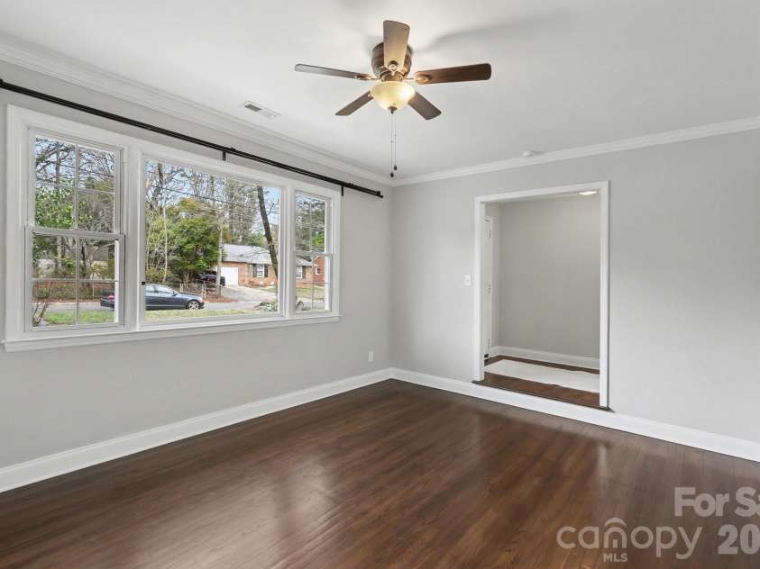 5416 Grafton Drive, Charlotte, NC 28215.  MLS# CAR4351912, YatesRealty ID 5602. 