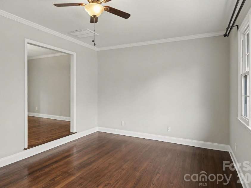 5416 Grafton Drive, Charlotte, NC 28215.  MLS# CAR4351912, YatesRealty ID 5602. 