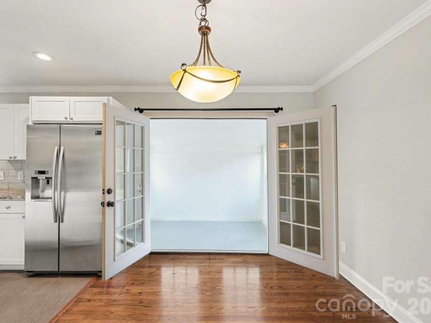 5416 Grafton Drive, Charlotte, NC 28215.  MLS# CAR4351912, YatesRealty ID 5602. 