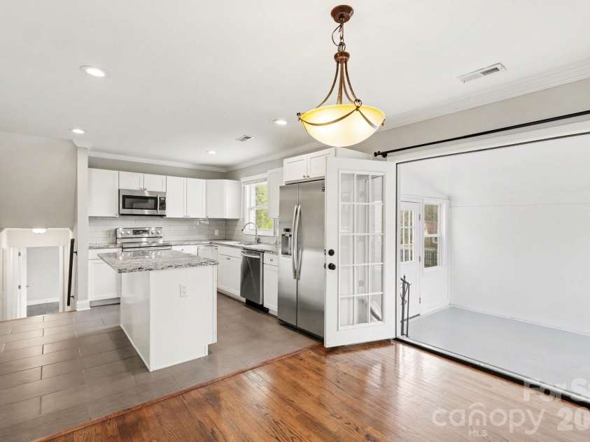 5416 Grafton Drive, Charlotte, NC 28215.  MLS# CAR4351912, YatesRealty ID 5602. 