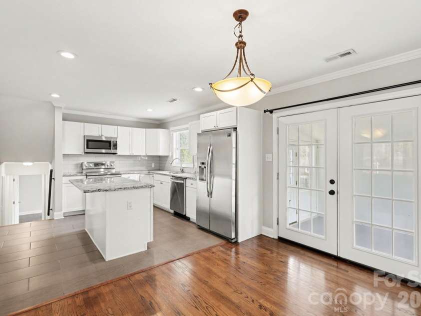 5416 Grafton Drive, Charlotte, NC 28215.  MLS# CAR4351912, YatesRealty ID 5602. 