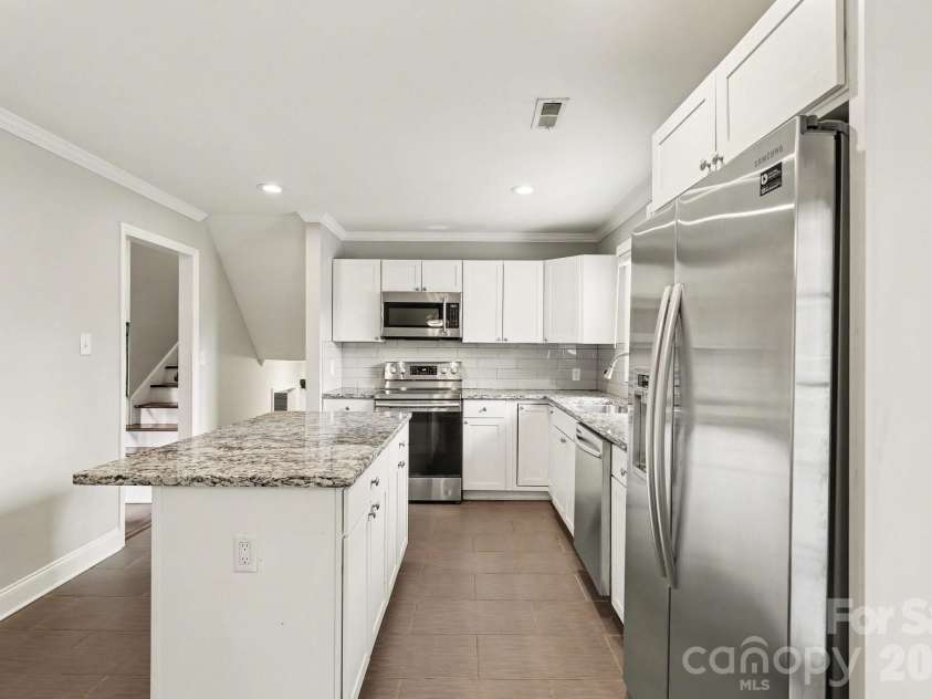 5416 Grafton Drive, Charlotte, NC 28215.  MLS# CAR4351912, YatesRealty ID 5602. 