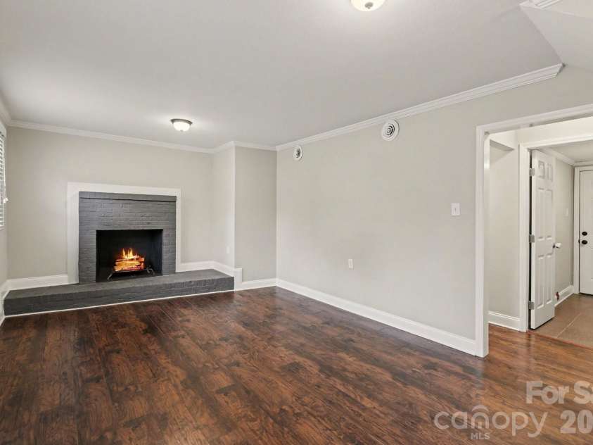 5416 Grafton Drive, Charlotte, NC 28215.  MLS# CAR4351912, YatesRealty ID 5602. 