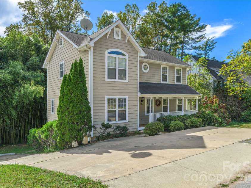 17 Sheridan Road, Asheville, NC 28803.  MLS# CAR4432121, YatesRealty ID 56021. 