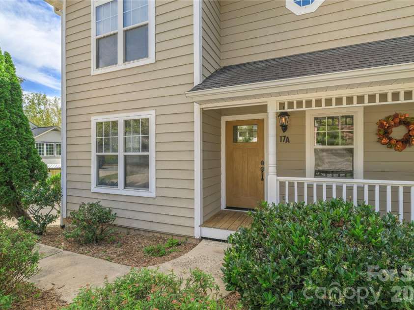 17 Sheridan Road, Asheville, NC 28803.  MLS# CAR4432121, YatesRealty ID 56021. 