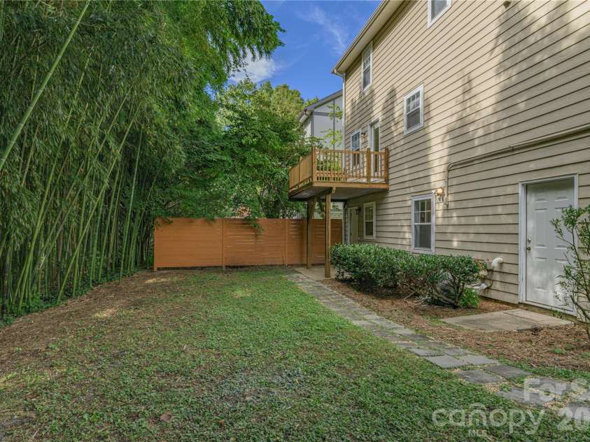 17 Sheridan Road, Asheville, NC 28803.  MLS# CAR4432121, YatesRealty ID 56021. 