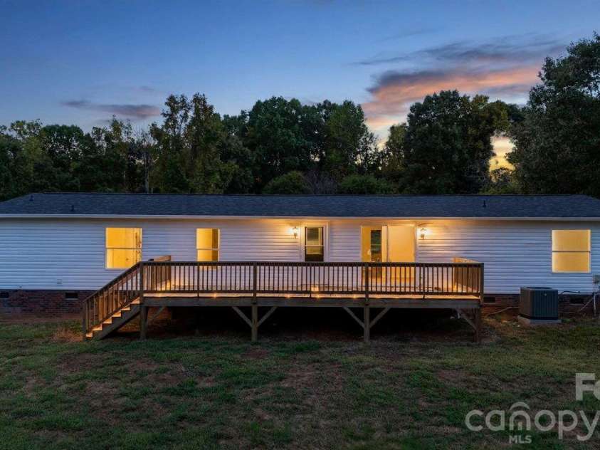 140 Ridge Creek Drive, Troutman, NC 28166.  MLS# CAR4426047, YatesRealty ID 56022. 
