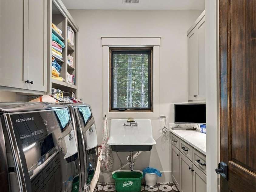 155 Otter Waller Drive, Nebo, NC 28761.  MLS# CAR4427161, YatesRealty ID 56025. 