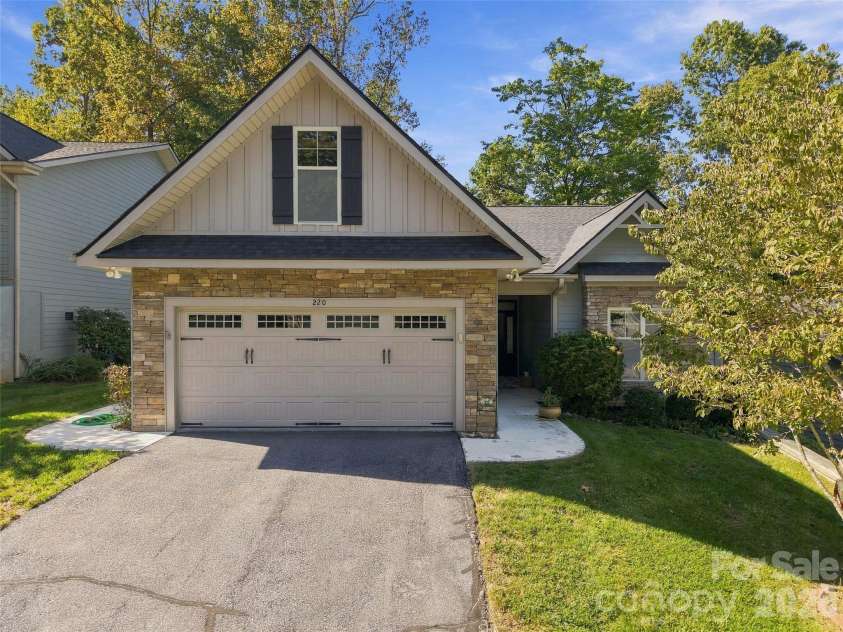 220 Waterside Drive, Hendersonville, NC 28791.  MLS# CAR4430320, YatesRealty ID 56028. 