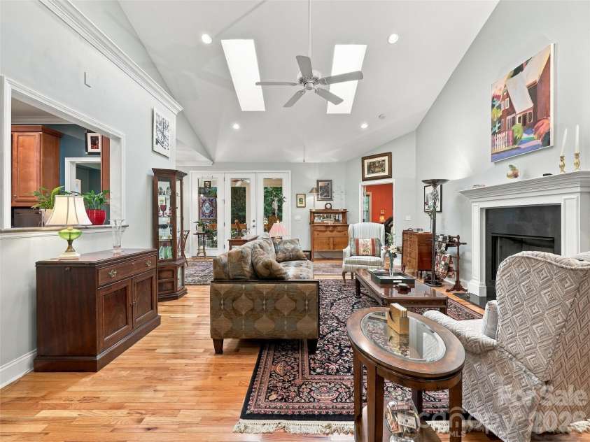 220 Waterside Drive, Hendersonville, NC 28791.  MLS# CAR4430320, YatesRealty ID 56028. 