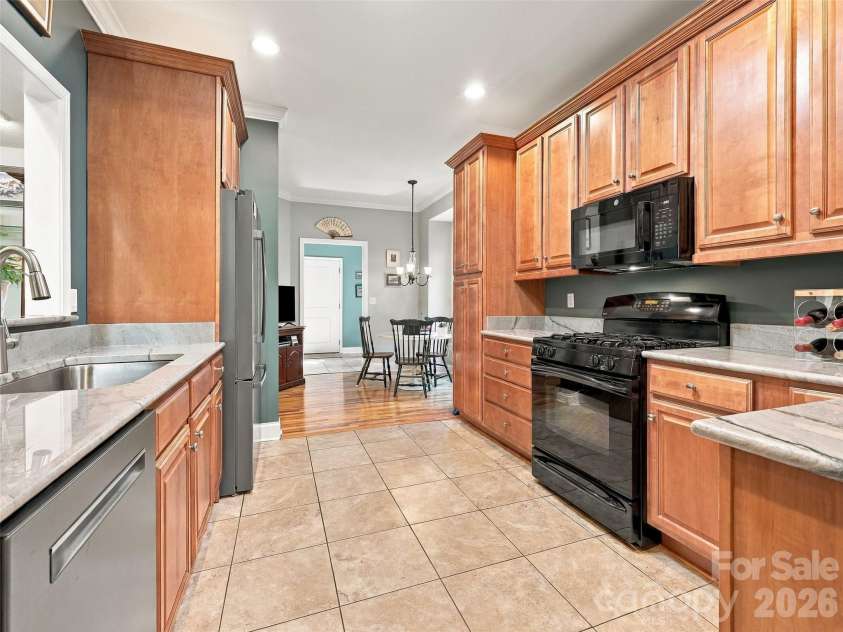 220 Waterside Drive, Hendersonville, NC 28791.  MLS# CAR4430320, YatesRealty ID 56028. 