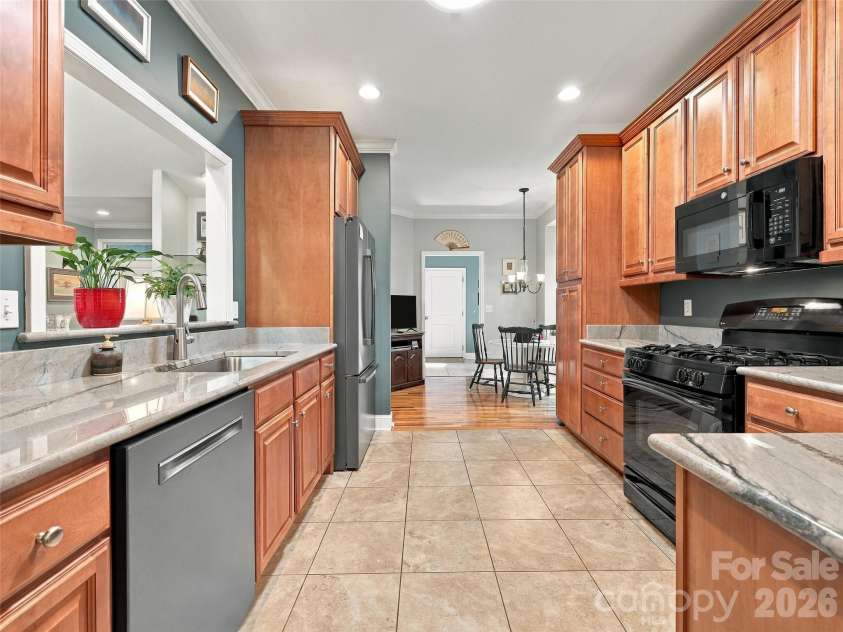 220 Waterside Drive, Hendersonville, NC 28791.  MLS# CAR4430320, YatesRealty ID 56028. 